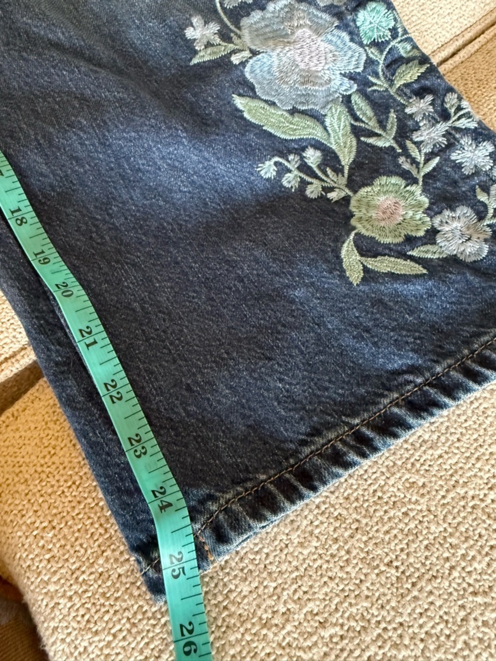 WE THE FREE WILLOW FLORAL EMBROIDERED JEANS FORGET ME NOT - Picture 8 of 8